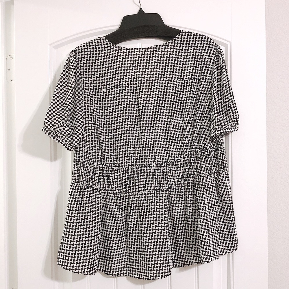 Michael Kors Peplum Blouse in Black & White, Size XL New with Tag - Picture 5 of 9